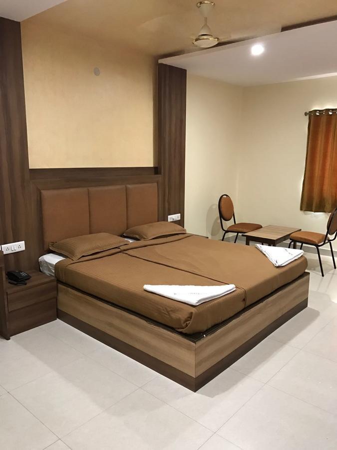 היידראבד Hotel Dwaraka Paradise מראה חיצוני תמונה