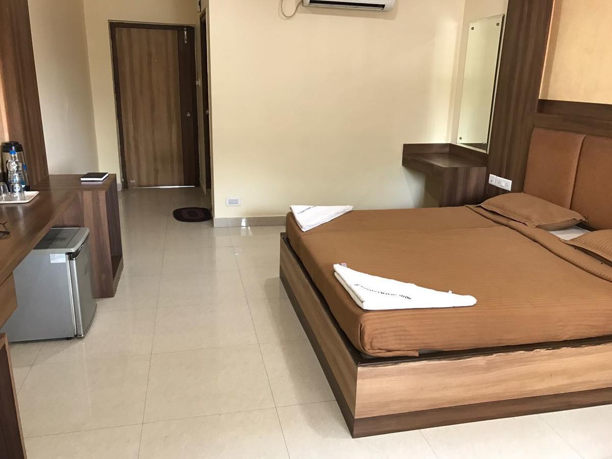 היידראבד Hotel Dwaraka Paradise מראה חיצוני תמונה