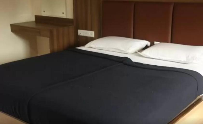 היידראבד Hotel Dwaraka Paradise מראה חיצוני תמונה